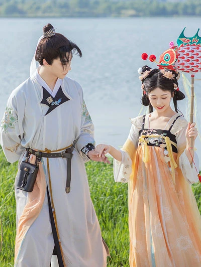 10 Latest Sets of Sweet Chinese Hanfu for Lovers