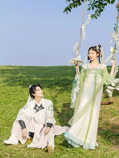 10 Latest Sets of Sweet Chinese Hanfu for Lovers