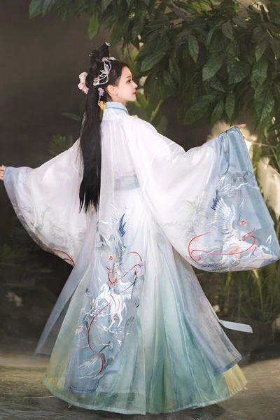10 Latest Sets of Sweet Chinese Hanfu for Lovers