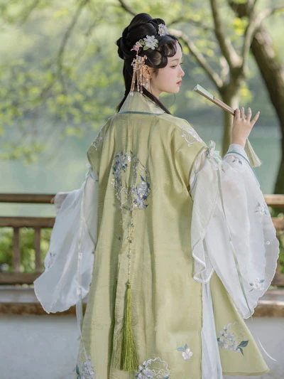 10 Latest Sets of Sweet Chinese Hanfu for Lovers