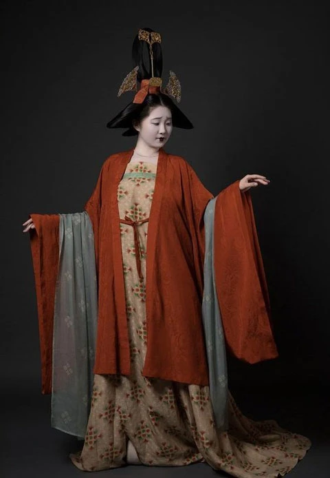 How to Wear Hanfu When It’s Hot