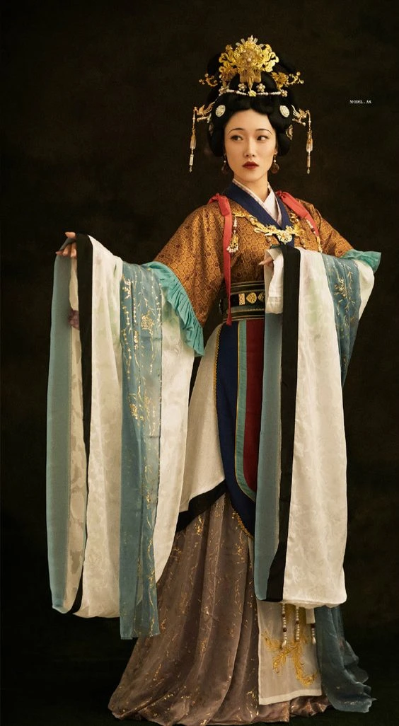 How to Wear Hanfu When It’s Hot