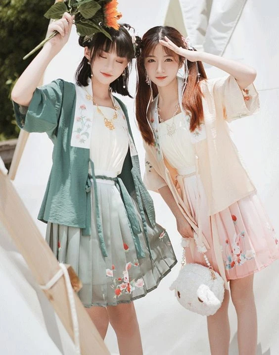 How to Wear Hanfu When It’s Hot