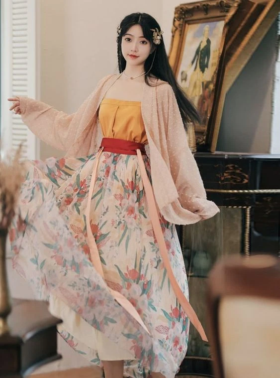 How to Wear Hanfu When It’s Hot