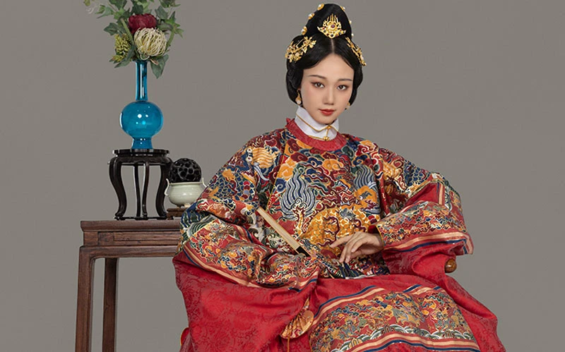 The Blossoming Beauty of Tang Dynasty Costume Fabrics: A Study of Floral Motifs
