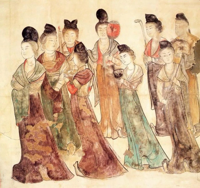 Fashion Trends of Antique Chinese Clothing Through the Dynasties