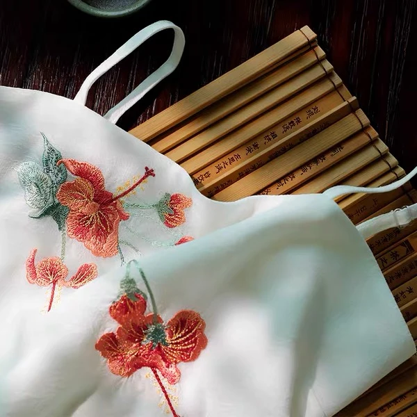 The Basics of Hanfu Underlayers