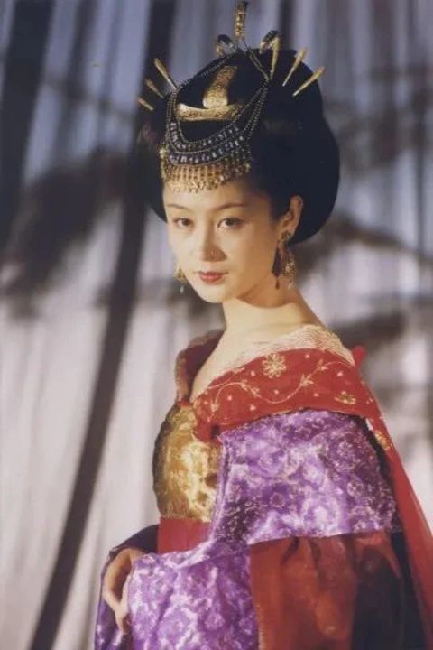 3 Types of Wedding Dresses in Costume Dramas 10