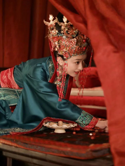 3 Types of Wedding Dresses in Costume Dramas 23