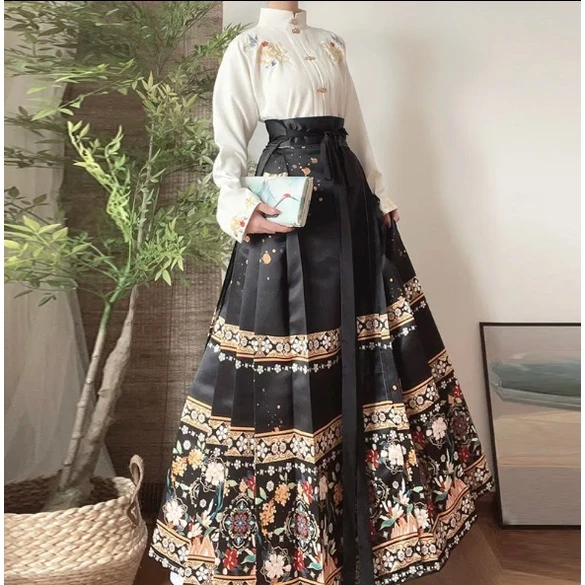 7 Types of Hanfu Skirts That You Should Know