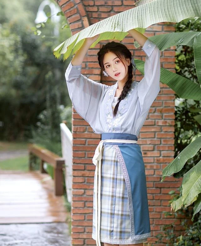 7 Types of Hanfu Skirts That You Should Know