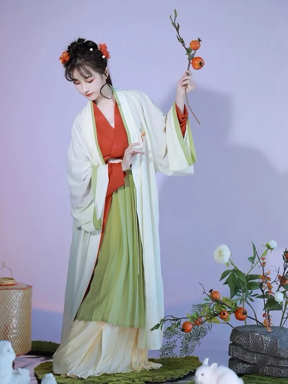 7 Types of Hanfu Skirts That You Should Know