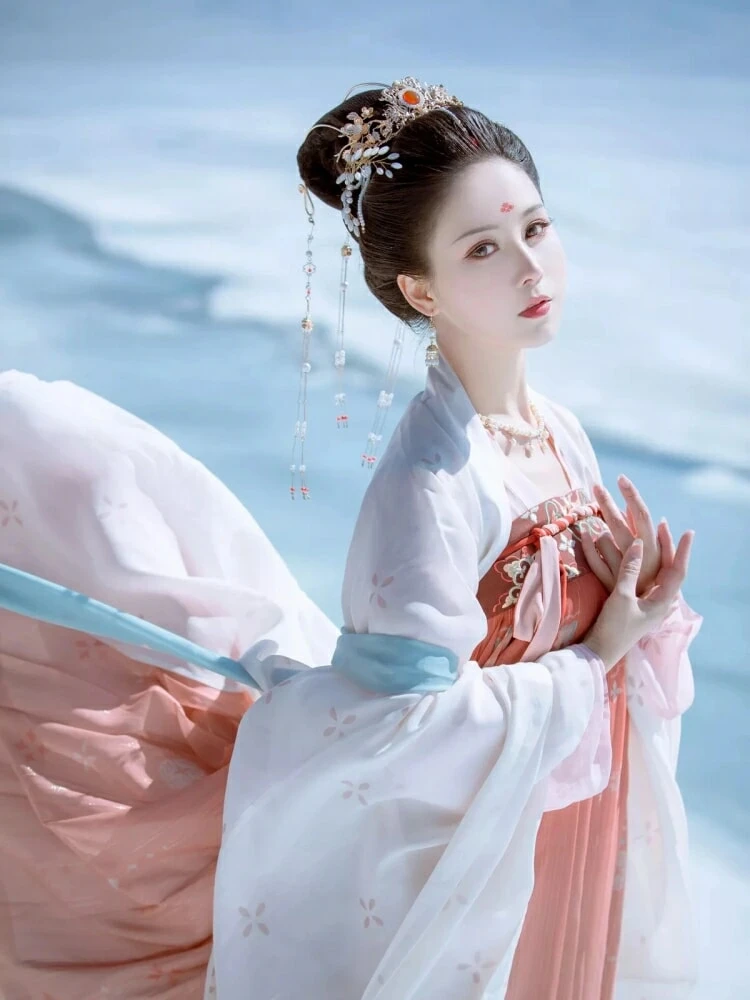 Elizabeth — Community Archive 92