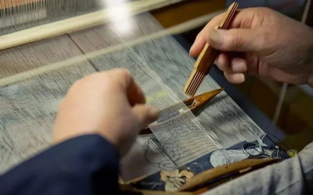 Chinese Traditional Silk Artwork - Kesi Weaving Technique