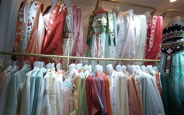 2 New Hanfu-Related Professions Become Popular 2