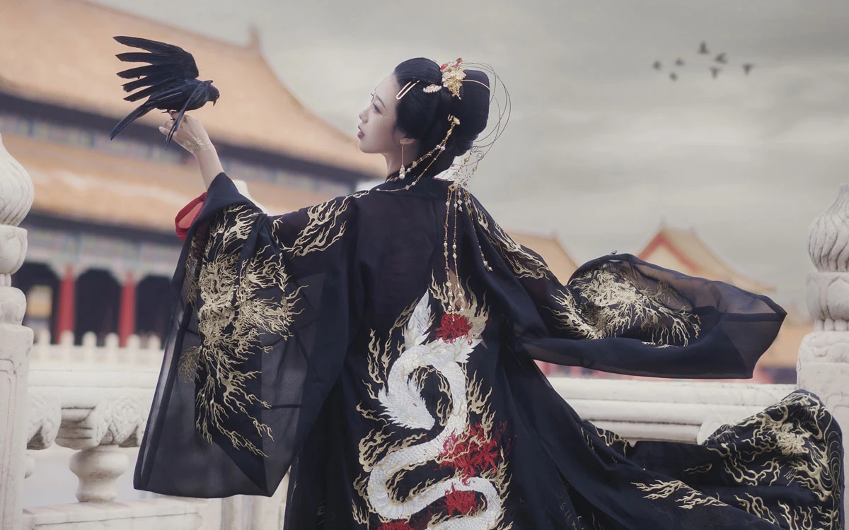 2 New Hanfu-Related Professions Become Popular