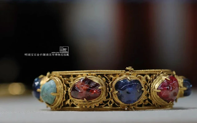 Luxury Aesthetics of Ancient Chinese Gold Jewelry