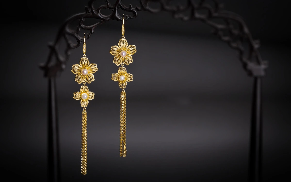 Luxury Aesthetics of Ancient Chinese Gold Jewelry