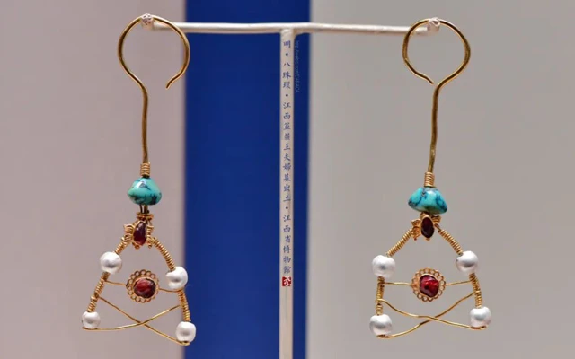 Luxury Aesthetics of Ancient Chinese Gold Jewelry 8