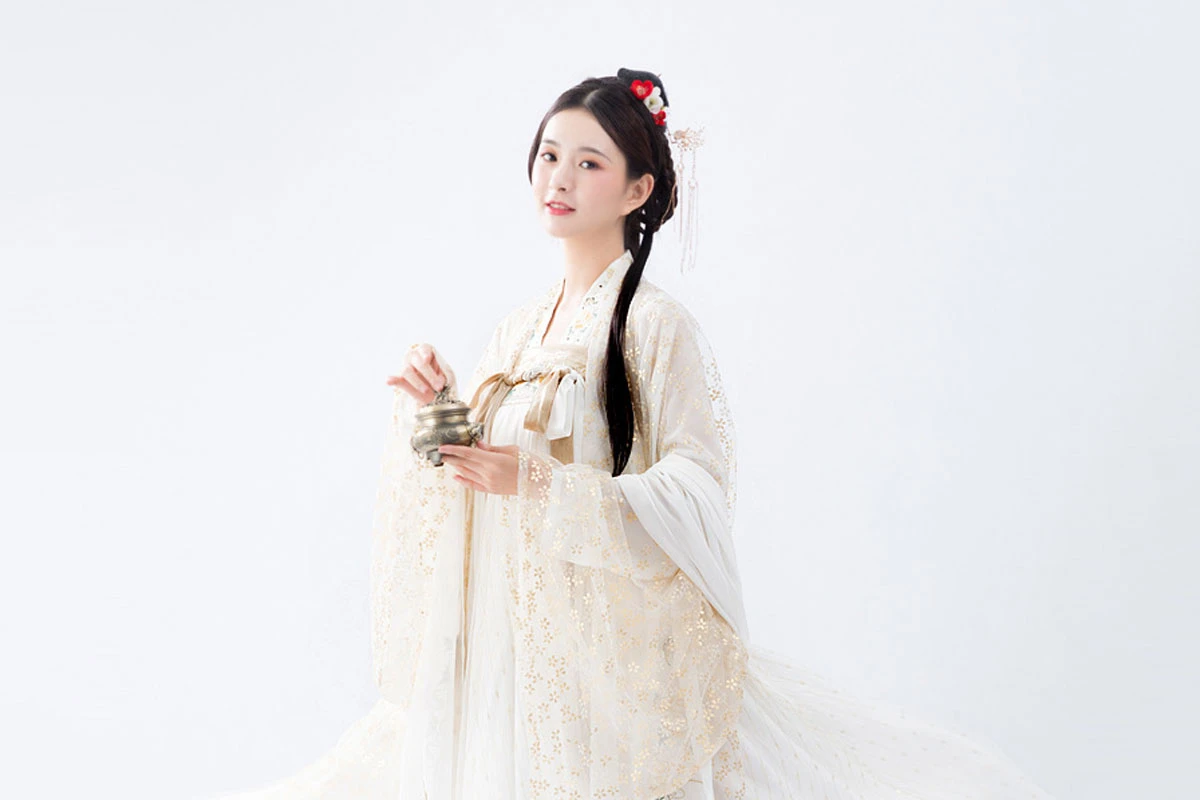top womens gold hanfu that make you shine