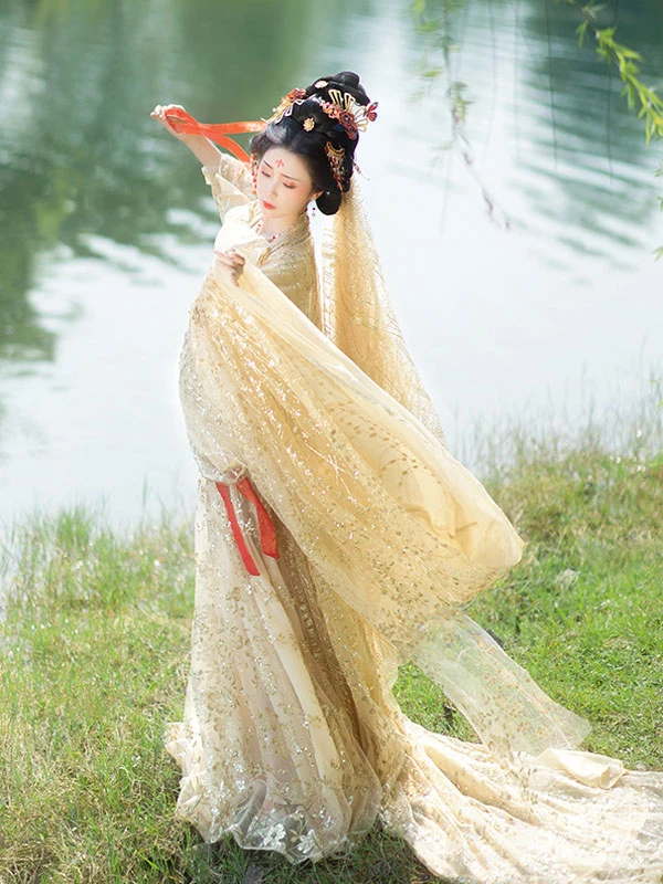 top womens gold hanfu that make you shine