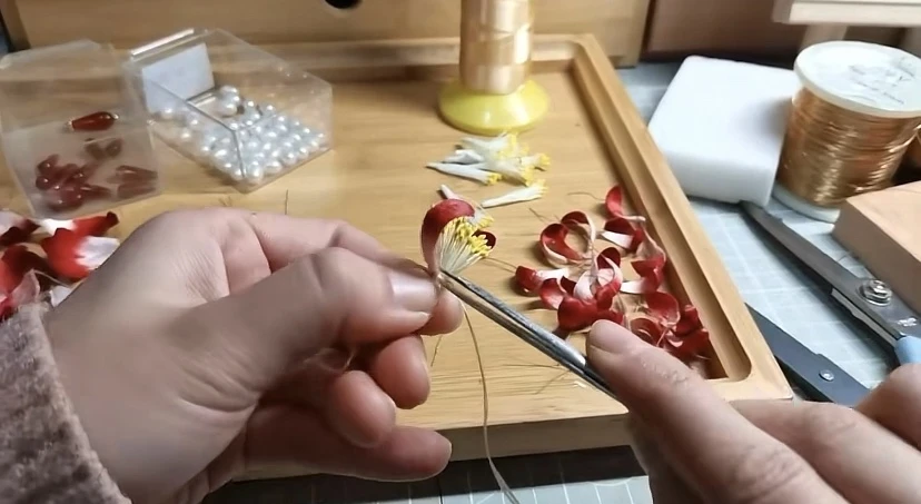 Hanfu Accessory: Ronghua History and Basic DIY Steps
