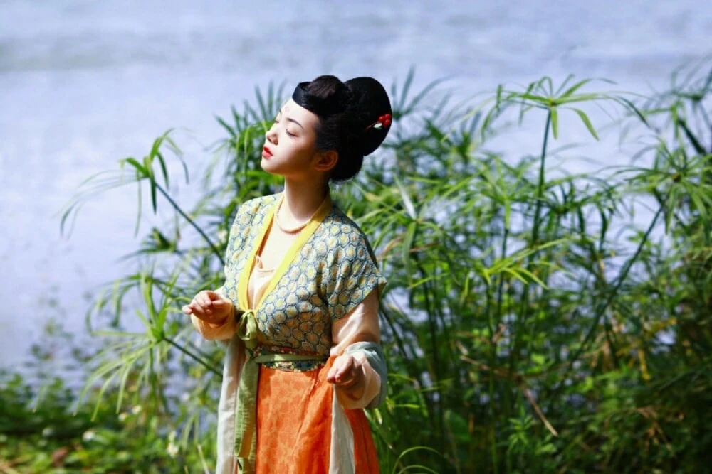 Ling — Community Archive 1355