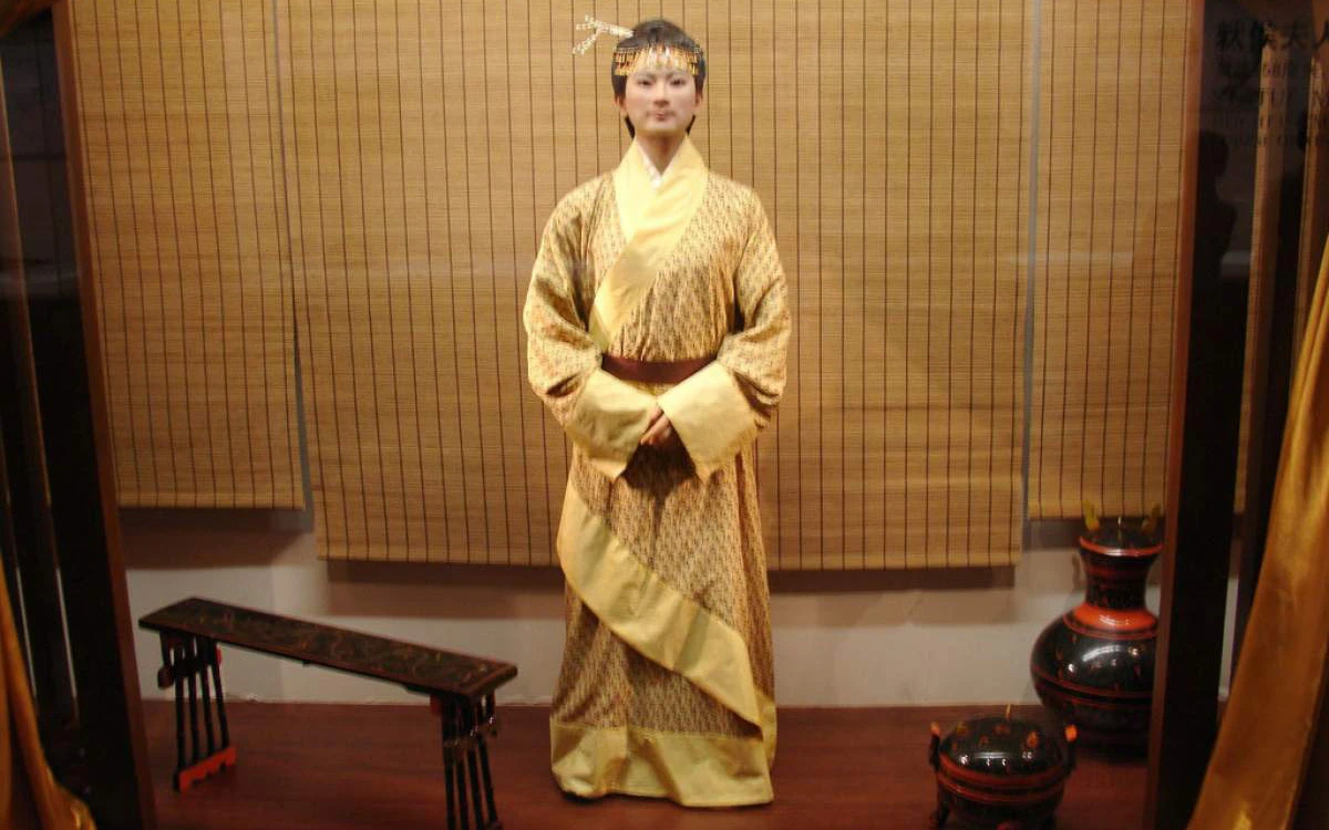 Hanfu Unearthed III: Wei/Jin and Northern/Southern Dynasty Relics