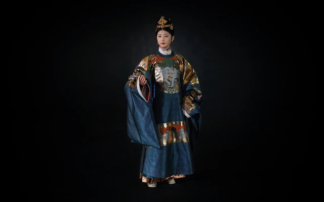 The Great Hanfu Craftsman Zhong Yi - Founder of Ming Hua Tang