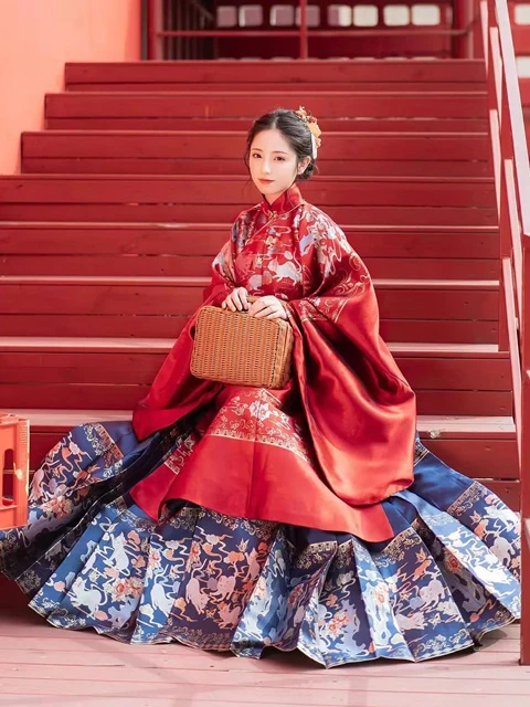 Traditional Hanfu Equally Suitable for Seniors 4