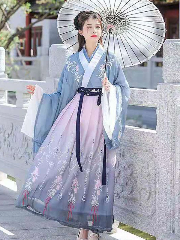 add brightness to life in a floral hanfu