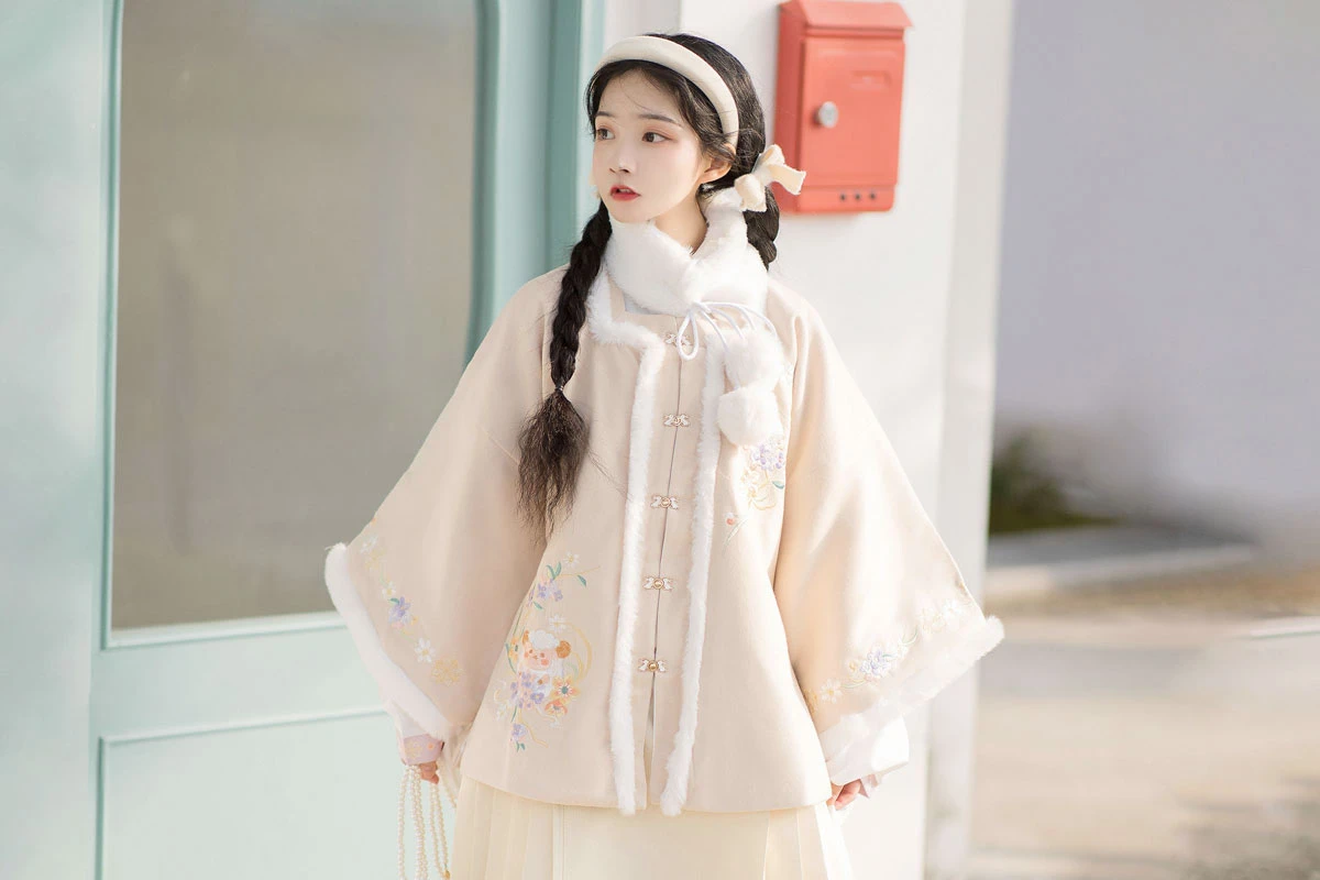 keep warm in cold days with wool hanfu