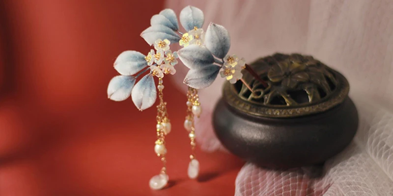 Hanfu Accessory: Ronghua History and Basic DIY Steps