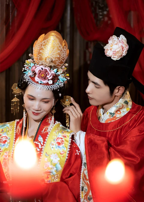 Oriental Romance - the Evolution of Traditional Chinese Wedding Dresses 27