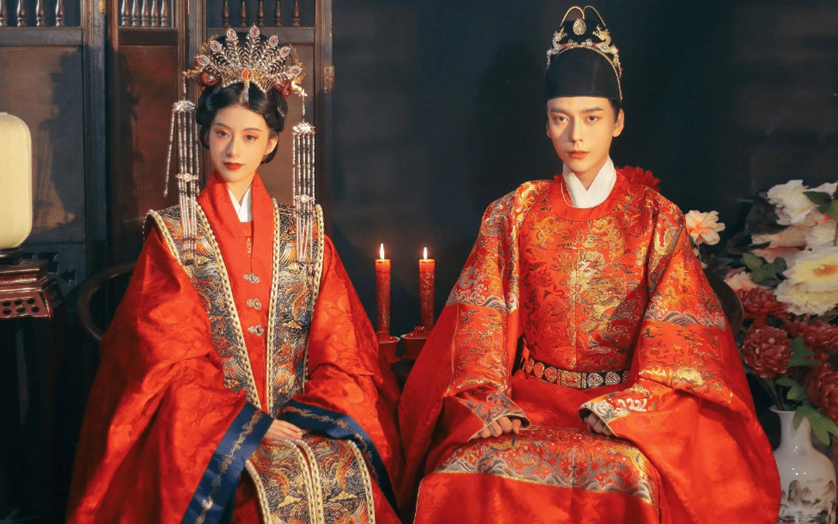 Oriental Romance - the Evolution of Traditional Chinese Wedding Dresses 113