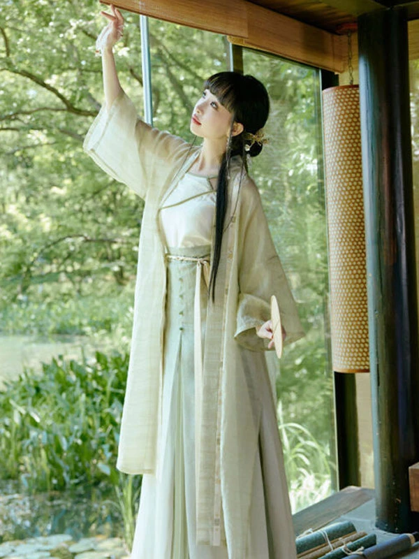 find a vintage hanfu from chinese dynasty
