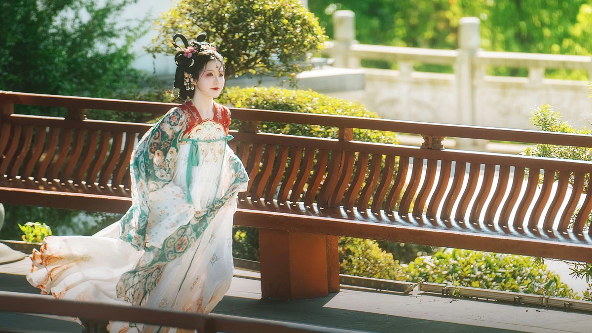 Recreating Historical Hanfu Makeup - Bloger Xiao Zhuang 192