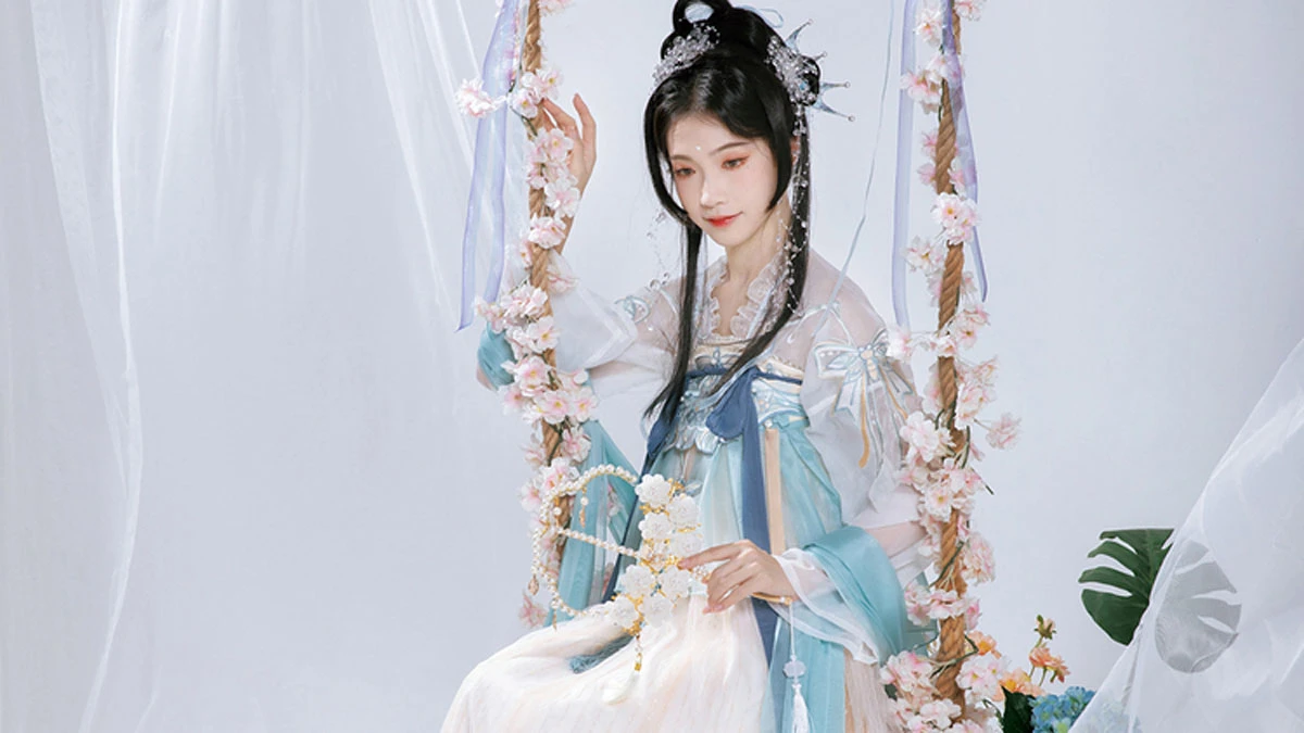 The Origin and Classic Style of Chinese Hanfu