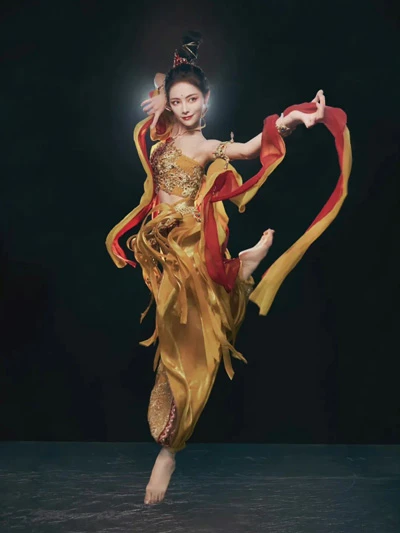 Uncovering the Mystery of the Dunhuang Flying Apsaras: From Origin to Evolution 4
