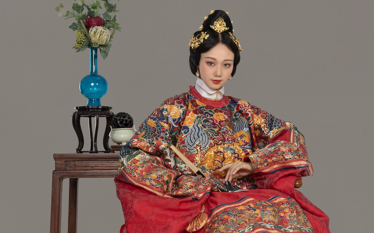 Classic Hanfu Ornaments in Ming Dynasty Auspicious Costume 62