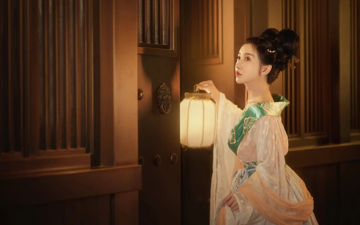 Exploring the History and Art of Chinese Lanterns 91