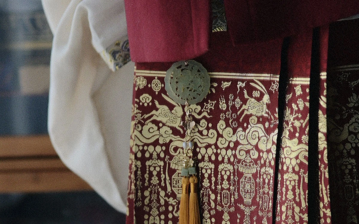 Hanfu Accessory: Jin Bu History and Purpose 40