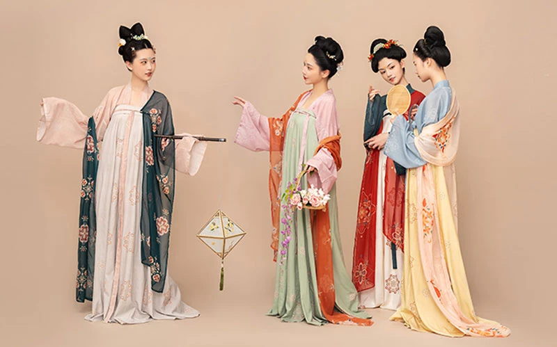 Through the Dynasties: A Summary of Hanfu Historical Context 11