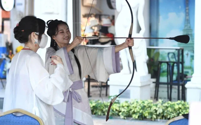New Gestures of Hanfu Dissemination 2