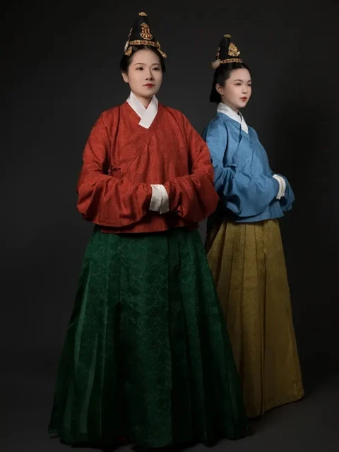 Through the Dynasties: A Summary of Hanfu Historical Context 18