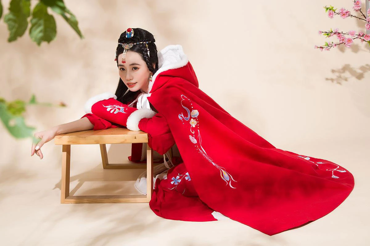 how to choose warm hanfu capes cloaks