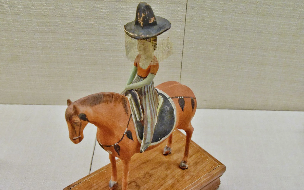 Rediscovering the Splendor of Tang Hanfu through Artifacts - Horse and Female Rider