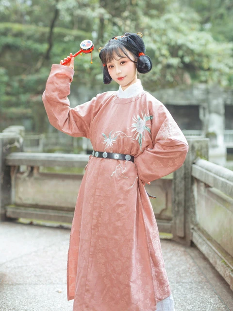 Traditional Chinese Hanfu: Evolution and Inner Beauty