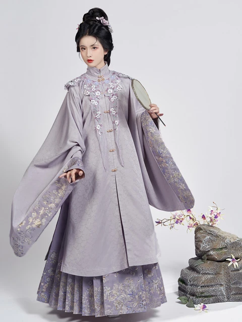 Traditional Chinese Hanfu: Evolution and Inner Beauty