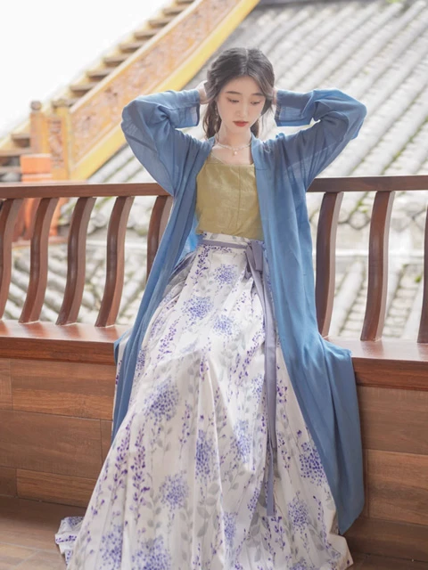 Embrace the Grace of Summer Hanfu Fabrics: The Perfect Blend of Tradition and Comfort